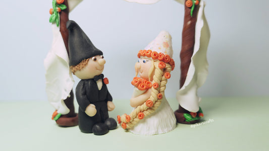 Wedding gnomes set with wedding arch, miniature figures from polymer clay, House decoration, Couples gift ideas, Wedding cake topper
